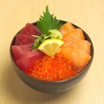 Domburi Chaya - 三色丼（サーモン、まぐろ、いくら）1680円