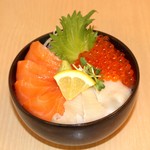 Domburi Chaya - 三色丼（サーモン、えんがわ、いくら）1680円