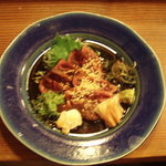 勇魚海 - 「土佐赤牛ハラミのタタキ」ジューシーで美味しかった。