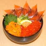 Domburi Chaya - 三色丼（サーモン、いくら、うに）　2380円