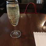 モンテ - ランチのスパークリングワイン６００円