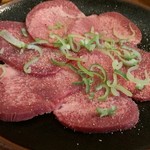 ホルモン焼肉まんぷく - 