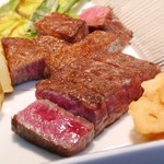 鉄板焼 八七七 - 手前がランプ、奥がフィレ！