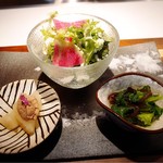 鉄板焼 八七七 - サラダ含む前菜三種