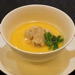 スーツァン・レストラン陳 - 国産ハマグリの出汁で作る柔らかい茶碗蒸し