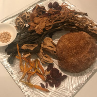 カントニーズ 燕 - “佛跳牆(ファッテューチョン)”に入っていたキノコと乾燥野菜
                　
