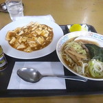 喜楽亭 - 料理写真:半らーめん、マーボー丼半ライス