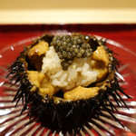 銀座 しのはら - ウニ、赤酢シャリ、キャビア
