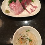 魚料理を食べて蕎麦で〆る店 高木 - お刺身2点とお通し