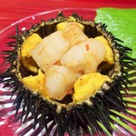 銀座 しのはら - 雲丹の殻に紫雲丹と紹興酒に漬けた牡丹海老