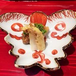 銀座 しのはら - ロワール産のホワイトアスパラガスと天然琵琶湖の鰻、花山椒