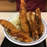 かつや - 息子はエビ、ヒレ メンチのソースカツ丼
            
            未来ある若者はやっぱり違うのぅ〜〜〜
            
            労働者階級から這い上がっておくれ。