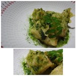 TTOAHISU - ＊セモリナ粉を使用して揚げられているので衣は薄くてもサクサク。 筍もエグミが全くなく美味しい。下には「新玉ねぎのピューレ」と「ワカメ」を混ぜるという斬新なソースが・・ 新玉ねぎの軽い酸味が筍とよく合います。