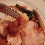 ビストロ レズゥドール  - 鶏胸肉のロースト