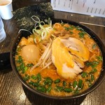 つるおか家 - 辛味噌ラーメン850円