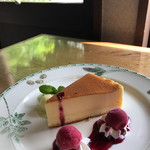 レストラン 蔵人 - ☆ チーズケーキには  アイスと生クリームの トッピングが …（╹◡╹）