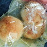 パン酵房ナチュール - 料理写真:クリームパンとリンゴパン