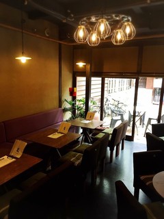 Garden 168 - 入り口からの店内の様子