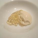 ル・ヴァンキャトル - アヴァン・デセール（ジンジャーエールのジュレと紅茶風味のババロア）