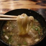 太平製麺所 - 塩つけめん（麺持ち上げ）