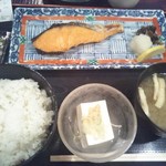 包丁や - 鮭塩焼定食 ５８０円(税込)(2017年5月15日撮影)