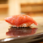 日本橋蛎殻町 すぎた - マグロの背びれ