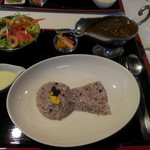 さきたま古墳　古代米チキンカレー