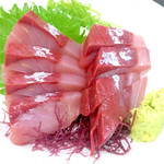 十八番 - ワラサ刺し。