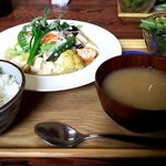 Ouchi Gohan Dokoro Futaba Shokudou - Bランチ（旬のお野菜たっぷり、お豆腐のうま煮）