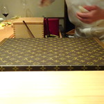 鮨 尚充 - なんとルイヴィトンの鮨ケース！