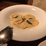 トラットリアチッチョ - ・チャルソンス　ラヴィオリ　ハーフ/７００円