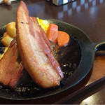 ダッチ - チーズ&ベーコンハンバーグランチ¥1,650