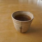 廚 菓子 くろぎ - しばしお茶を飲みながらかき氷が出来上がるのを待つことにします。