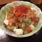 まこと家 - アボカドとチーズのサルサ掛け（￥380）