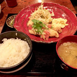 雷門き介 - 焼きかじき鮪のレモントマトソースかけ950円