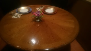 Shokusai Tomo - １つだけ重厚なマルテーブル（アンティック）