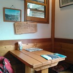 カフェ リーフス - 店内・メニュー表も木板です