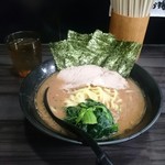 横浜家系らーめん 武術家 - 平成29年5月17日(火)再訪問・デフォルトラーメン680円(税込)