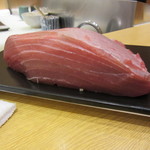 すし京辰  - 見せてくれた本マグロ