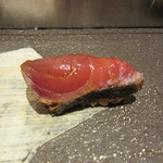 すし京辰  - A-12　握り　カツオの漬け