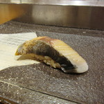 すし京辰  - B-10　握り　狭腰（鰆の子供）