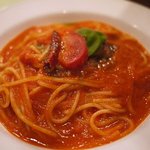 クアトロ・スタジオーネ  - トマトベースのパスタ