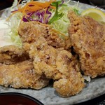 定食や - とりからです。
