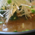 炭火焼酒亭ローリンストーン - あったか独り鍋／赤だしアラ煮　ズームアップ