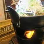 炭火焼酒亭ローリンストーン - あったか独り鍋／赤だしアラ煮　ズームアップ