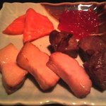 スモークソルト - 「スモーク盛り合わせ」：自家製スモークに「オリーブオイルのスモーク」と「醤油のスモーク」付き♪