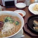 東武菜苑 独楽 - 担々麺、ふんわり卵の海老炒め、餃子