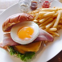 グランド キッチン - エクスプレスランチ オリジナルビーフバーガー