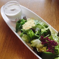 グランド キッチン - クリームチーズのエスプーマと季節野菜のサラダ
