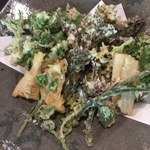 手打そば くりはら - タラの芽と野草の天ぷら